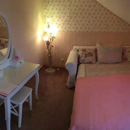 Apartment Ferienwohnung Rosentee München